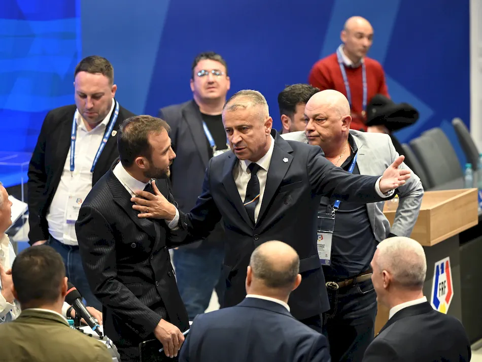 Laurențiu Candrea lângă Ilie Drăgan la Adunarea FRF 2026